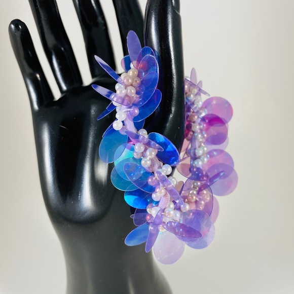 Pink power sparkling bead sequin stretch bracelet - Picture 4 of 5